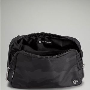 LULULEMON EVERYWHERE BELT BAG LARGE 2L